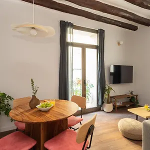 https://uniquestay-el-born-design-apartments.catalonia-hotels.com